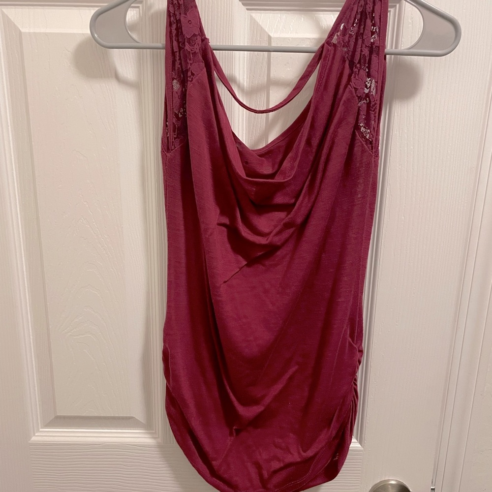 Used No boundaries size LG maroon short sleeve